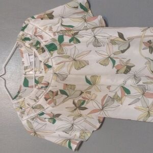 Liz Claiborne size med floral printed shirts